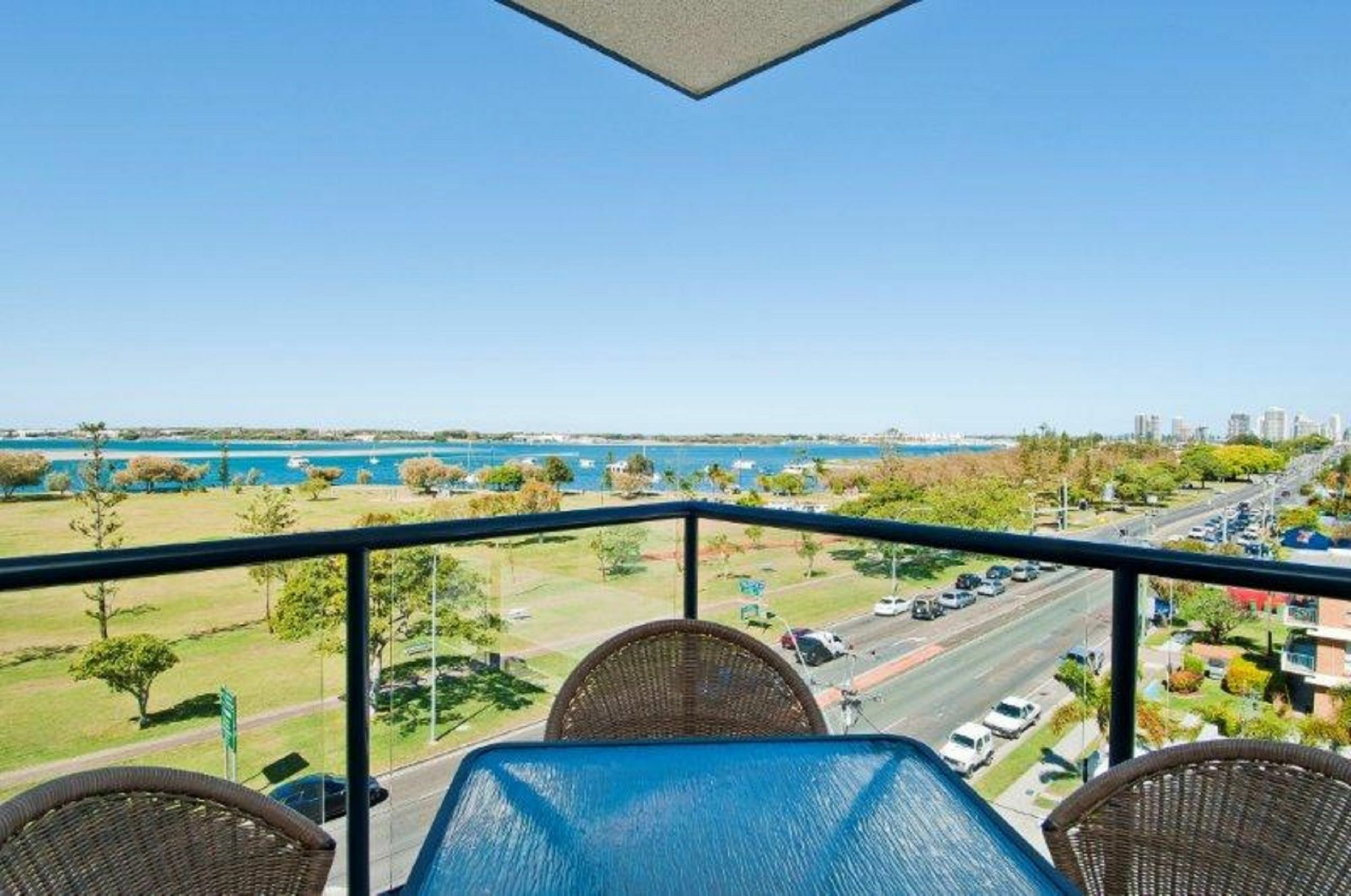 Aqualine Apartments On The Broadwater Gold Coast Exterior photo
