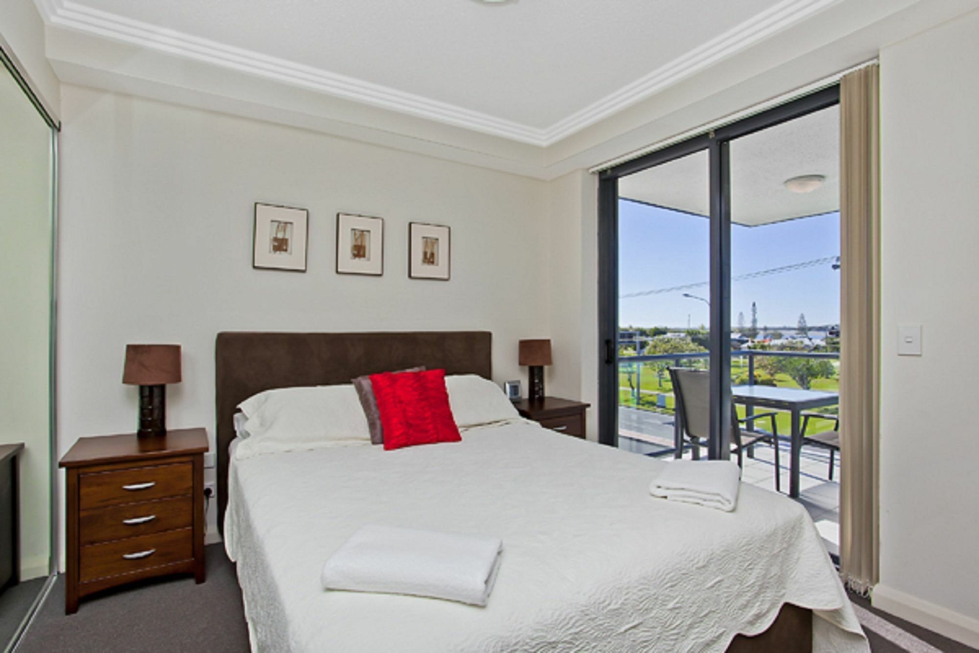 Aqualine Apartments On The Broadwater Gold Coast Exterior photo